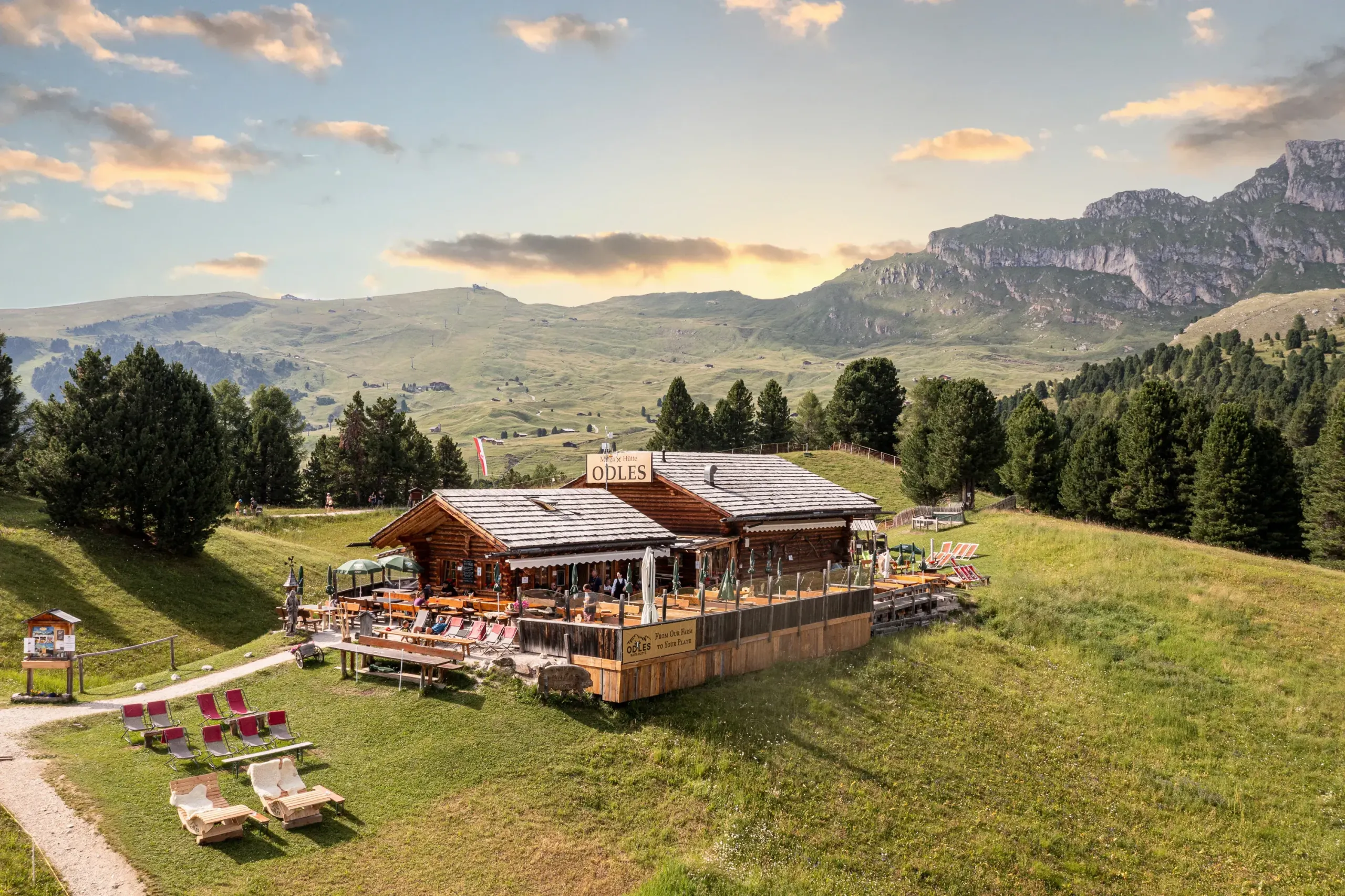 La Baita Odles con terrazza al sole e vista sulle Dolomiti della Val Gardena