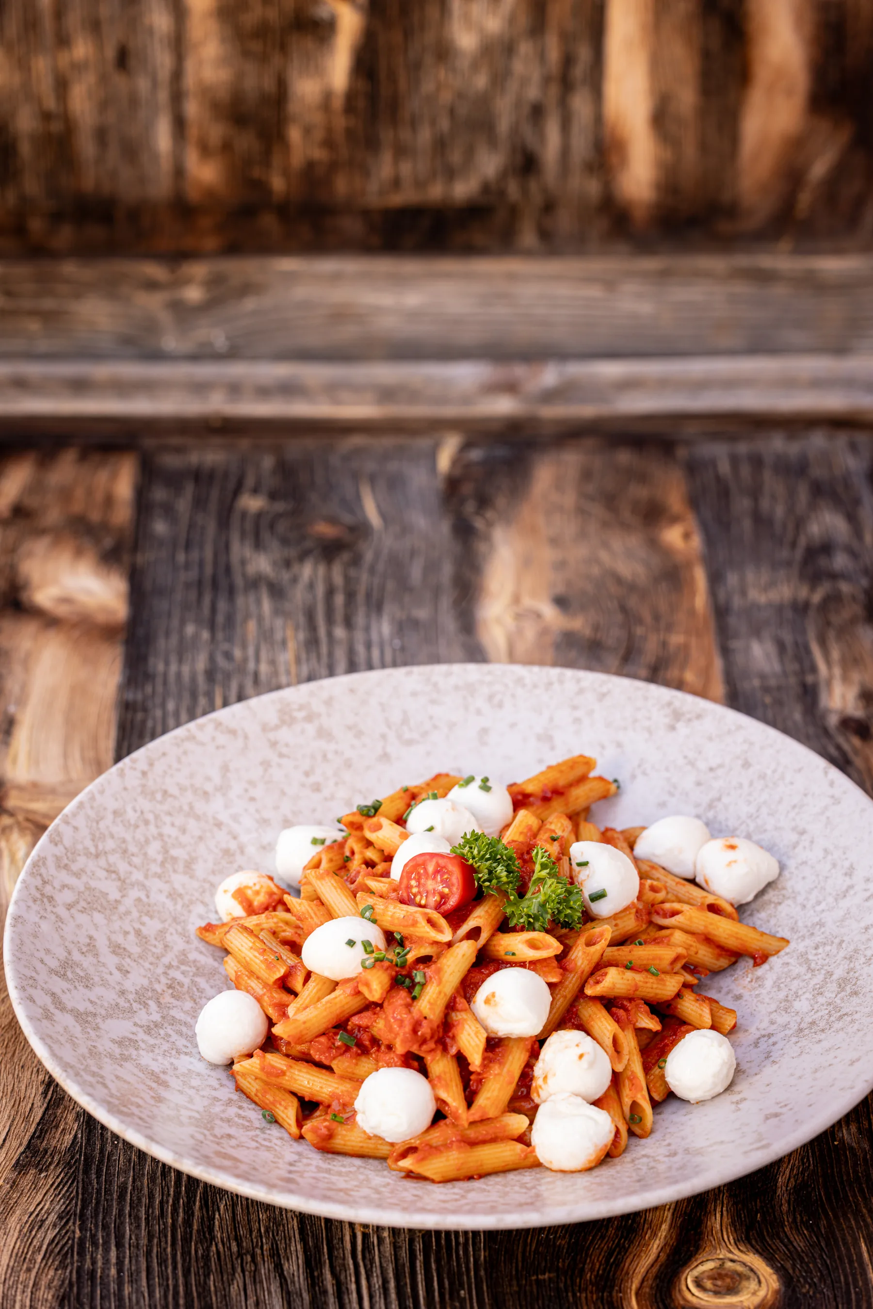 Penne al pomodoro con mozzarella