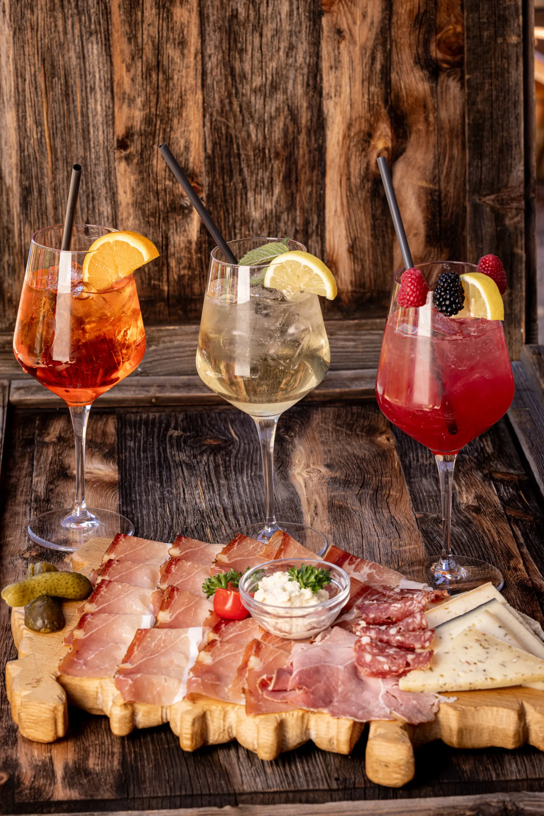 Merenda altoatesina con speck, formaggio e pane